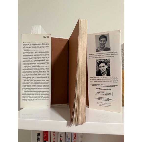 Freakonomics : A Rogue Economist Explores the Hidden Side of Everything by St... - Picture 5 of 5